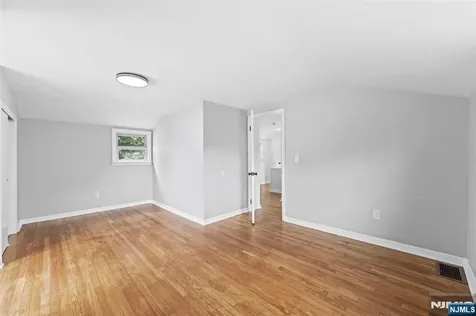 18 Farmingdale Avenue Bloomfield NJ 07003
