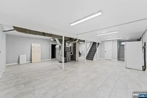 18 Farmingdale Avenue Bloomfield NJ 07003