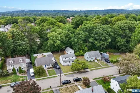 18 Farmingdale Avenue Bloomfield NJ 07003