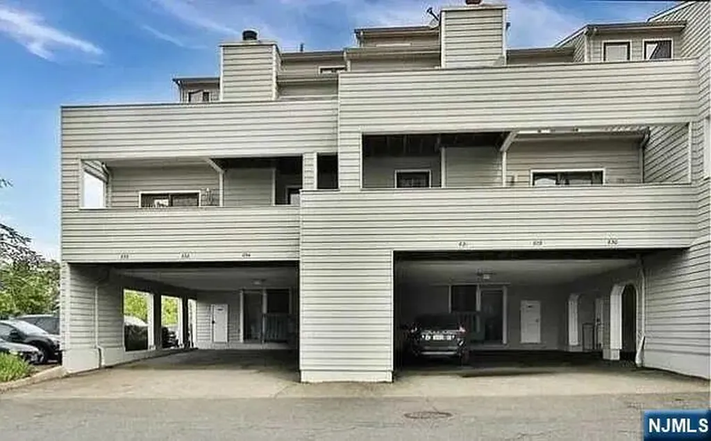 815 Topsail Lane Secaucus NJ 07094