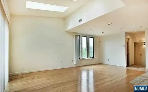 815 Topsail Lane Secaucus NJ 07094