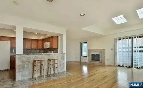 815 Topsail Lane Secaucus NJ 07094