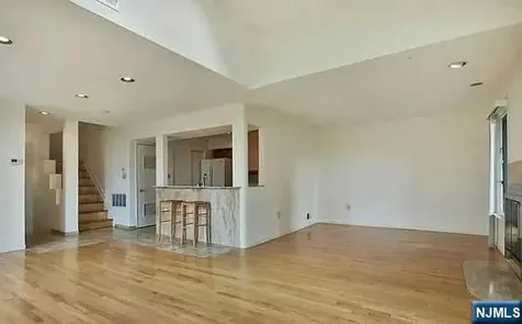 815 Topsail Lane Secaucus NJ 07094