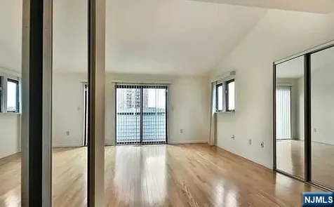 815 Topsail Lane Secaucus NJ 07094