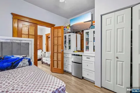 390 Delano Place Fairview NJ 07022
