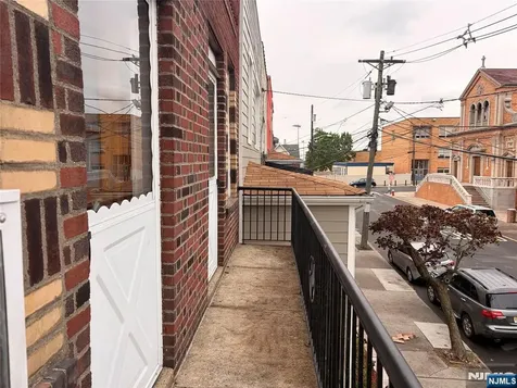 390 Delano Place Fairview NJ 07022