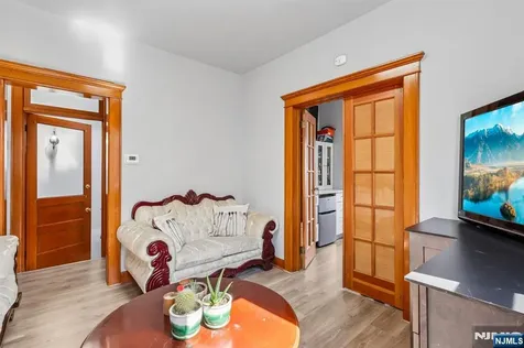 390 Delano Place Fairview NJ 07022