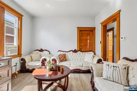 390 Delano Place Fairview NJ 07022