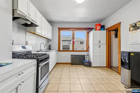 390 Delano Place Fairview NJ 07022