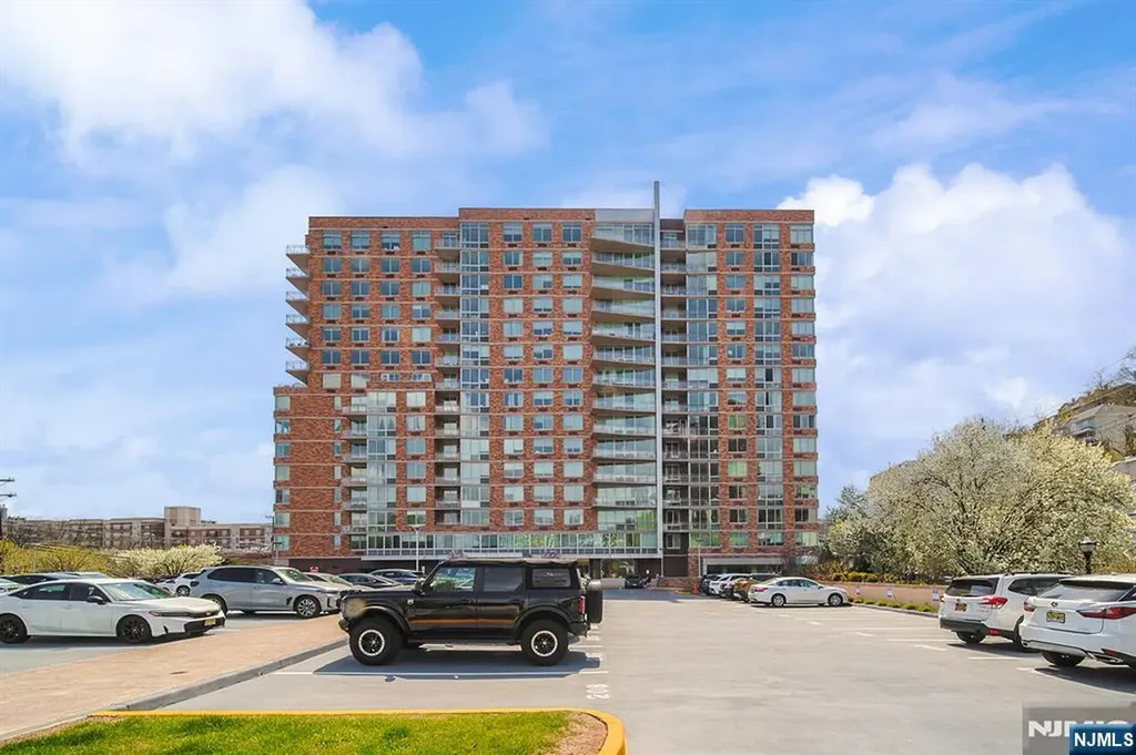 918 Hudson Park Edgewater NJ 07020
