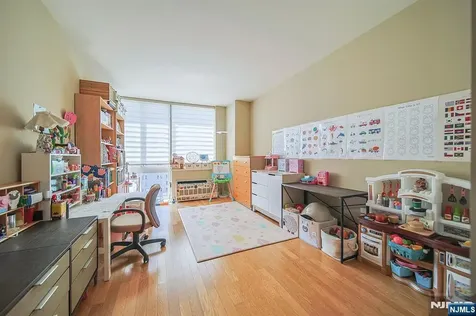 918 Hudson Park Edgewater NJ 07020