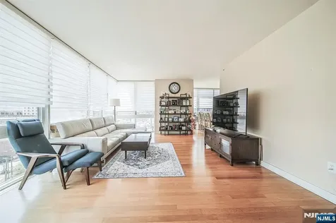 918 Hudson Park Edgewater NJ 07020