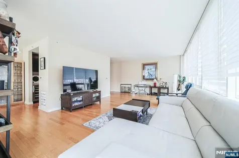 918 Hudson Park Edgewater NJ 07020