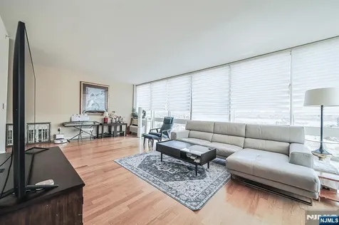 918 Hudson Park Edgewater NJ 07020