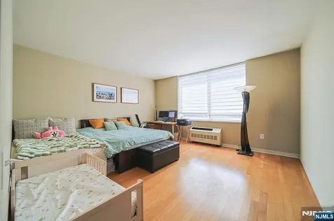 918 Hudson Park Edgewater NJ 07020