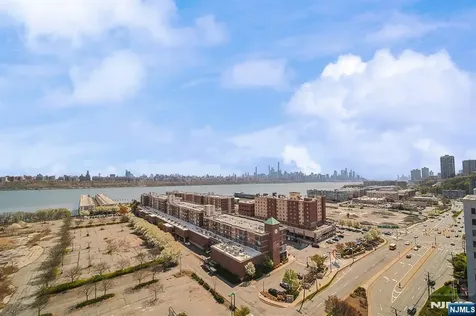 918 Hudson Park Edgewater NJ 07020