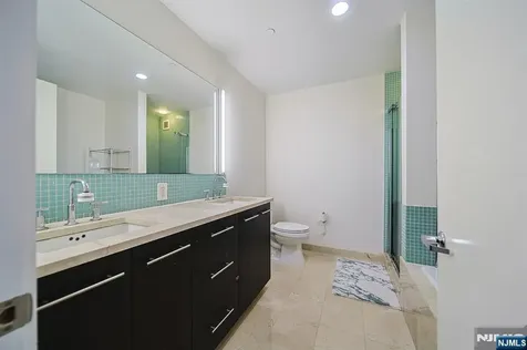 918 Hudson Park Edgewater NJ 07020