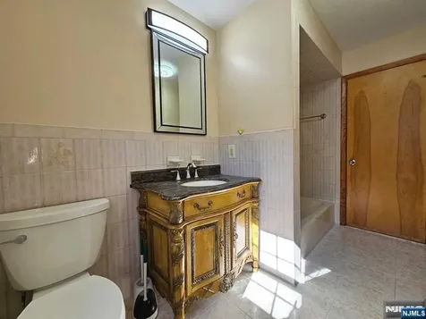 27 Whitaker Avenue Woodland Park NJ 07424