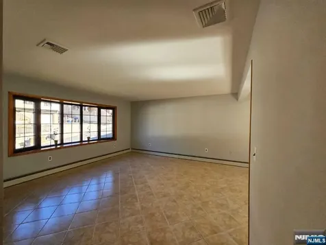 27 Whitaker Avenue Woodland Park NJ 07424