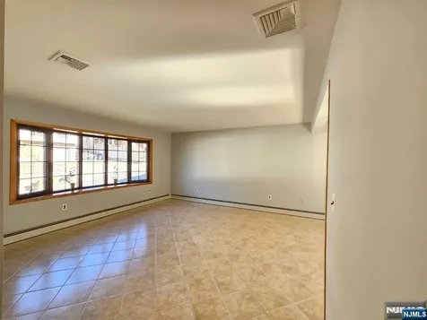 27 Whitaker Avenue Woodland Park NJ 07424