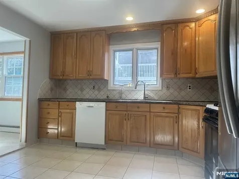 27 Whitaker Avenue Woodland Park NJ 07424