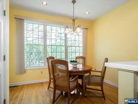 17 Pacio Court Roseland NJ 07068