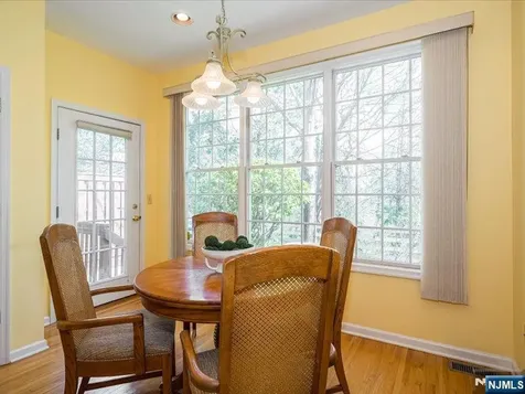 17 Pacio Court Roseland NJ 07068