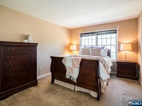 17 Pacio Court Roseland NJ 07068