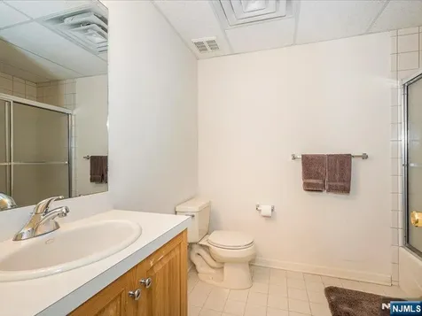 17 Pacio Court Roseland NJ 07068
