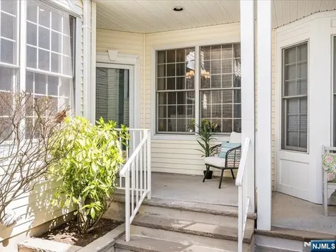 17 Pacio Court Roseland NJ 07068