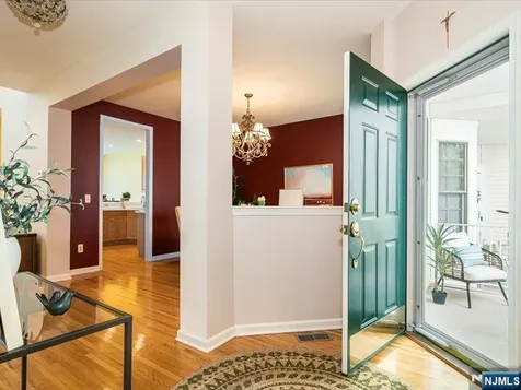 17 Pacio Court Roseland NJ 07068