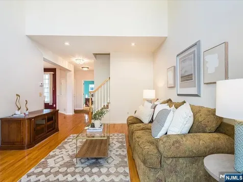 17 Pacio Court Roseland NJ 07068