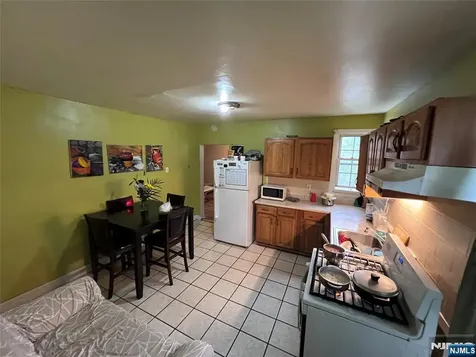 568 14th Avenue Paterson NJ 07504