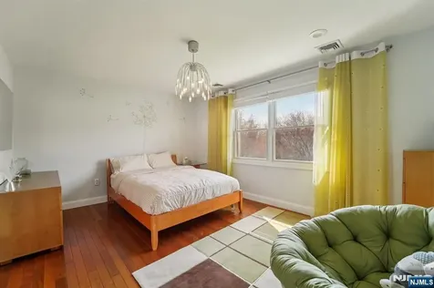17 Riverside Lane Holmdel NJ 07733