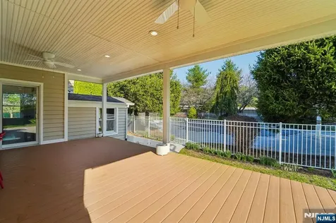 17 Riverside Lane Holmdel NJ 07733
