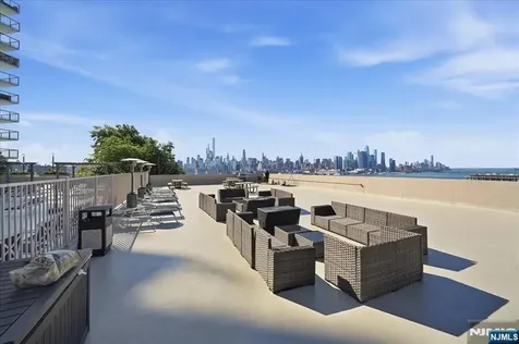 6040 Boulevard E West New York NJ 07093