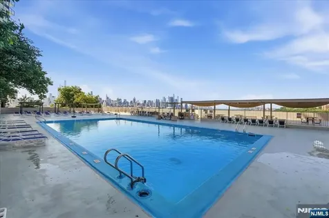 6040 Boulevard E West New York NJ 07093