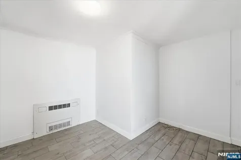 6040 Boulevard E West New York NJ 07093