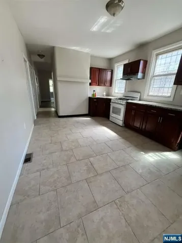 132 Mapes Avenue Newark NJ 07112