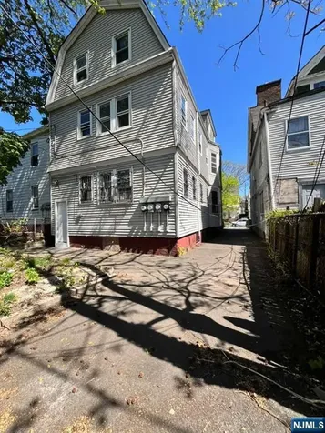 132 Mapes Avenue Newark NJ 07112