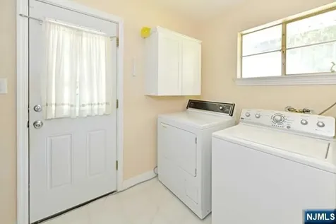 89 Crescent Avenue Wyckoff NJ 07481