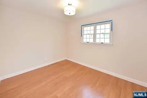 89 Crescent Avenue Wyckoff NJ 07481