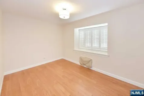 89 Crescent Avenue Wyckoff NJ 07481