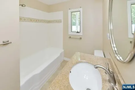89 Crescent Avenue Wyckoff NJ 07481