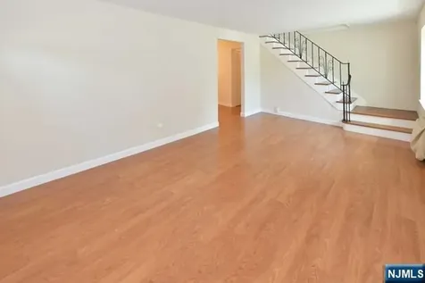 89 Crescent Avenue Wyckoff NJ 07481