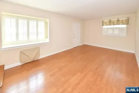 89 Crescent Avenue Wyckoff NJ 07481
