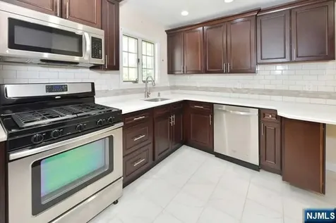 89 Crescent Avenue Wyckoff NJ 07481