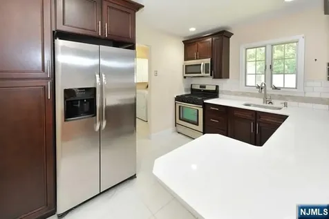 89 Crescent Avenue Wyckoff NJ 07481