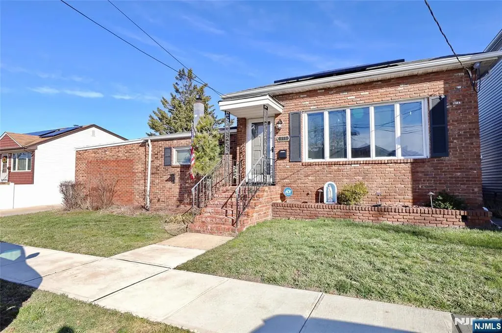 933 Mccandless Place Linden NJ 07036
