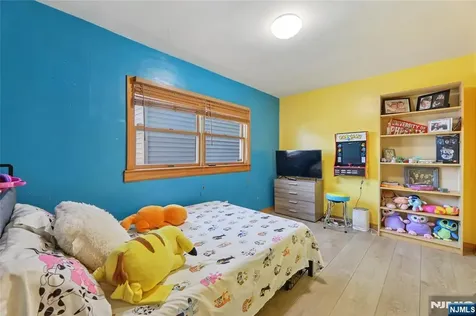 933 Mccandless Place Linden NJ 07036